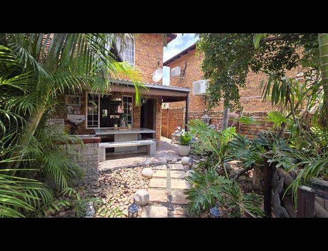 2 BEDROOM TOWNHOUSE FOR SALE IN ANNLIN